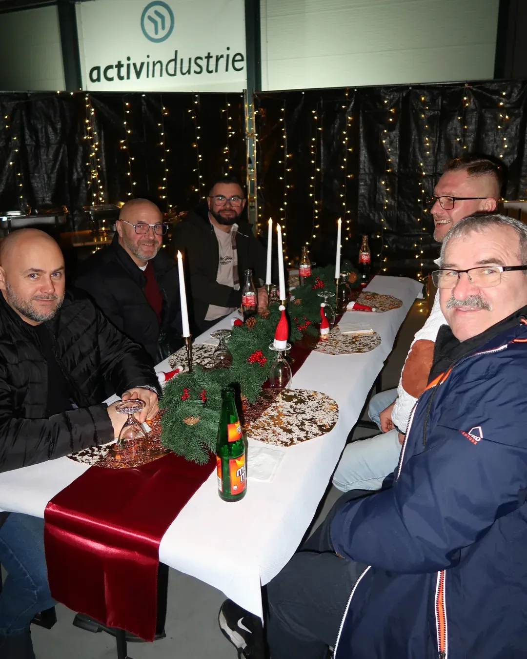 Mitarbeiter am Tisch