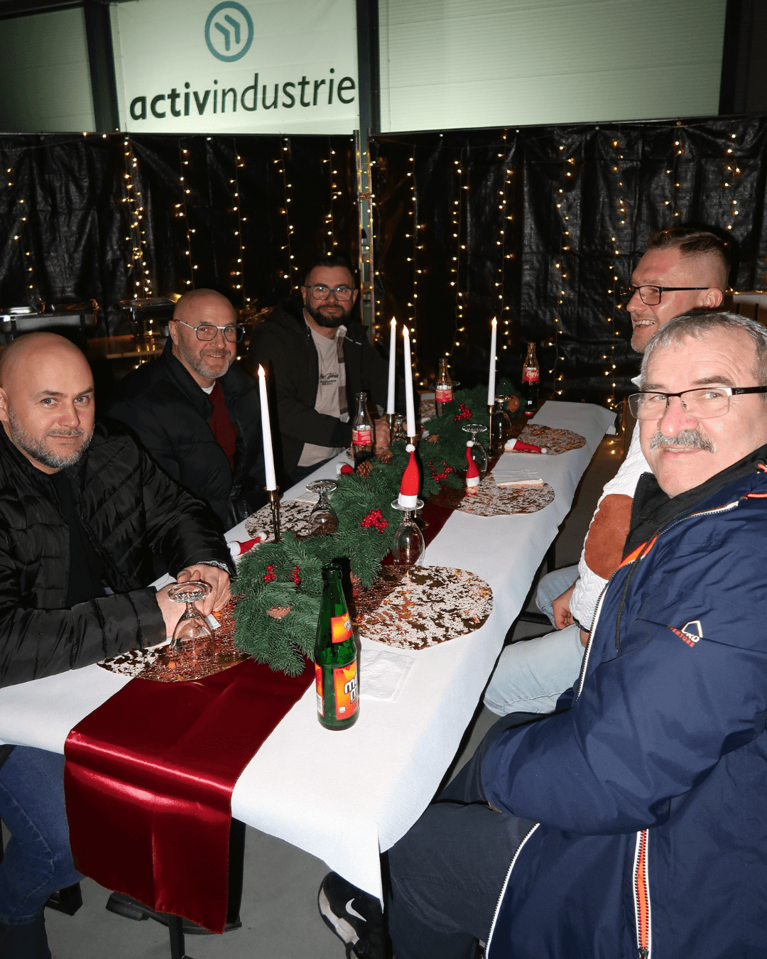 Mitarbeiter am Tisch